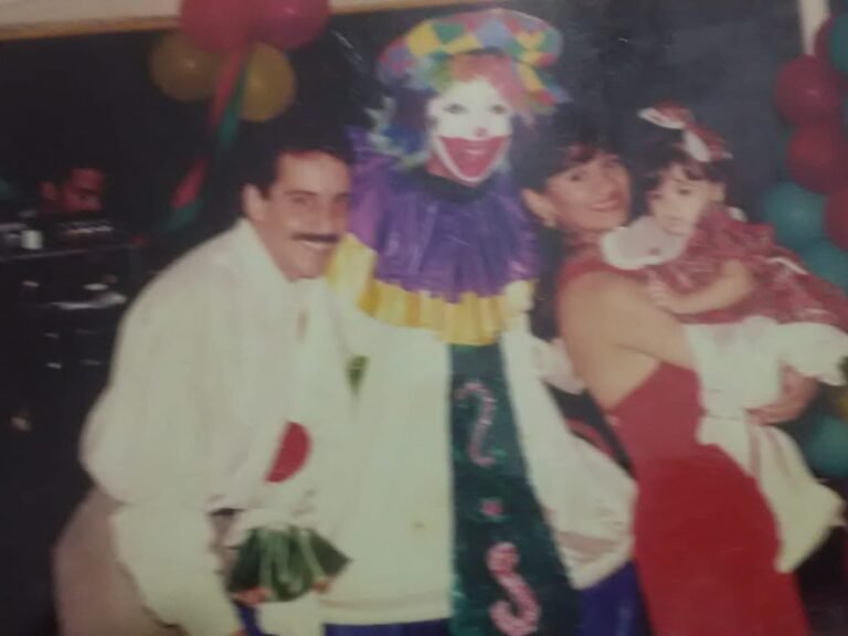 bilingual party entertainment by My Party Colors